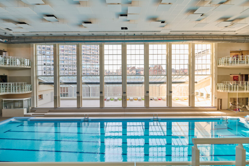 Des profils en aluminium fabriqués sur mesure pour la piscine de Schaerbeek