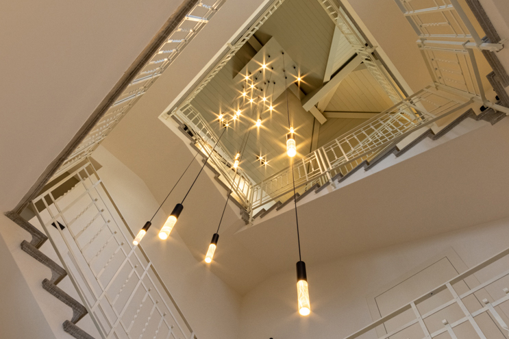 Suspension oran en albâtre: Kreon conjugue la chaleur et l'architecture 5