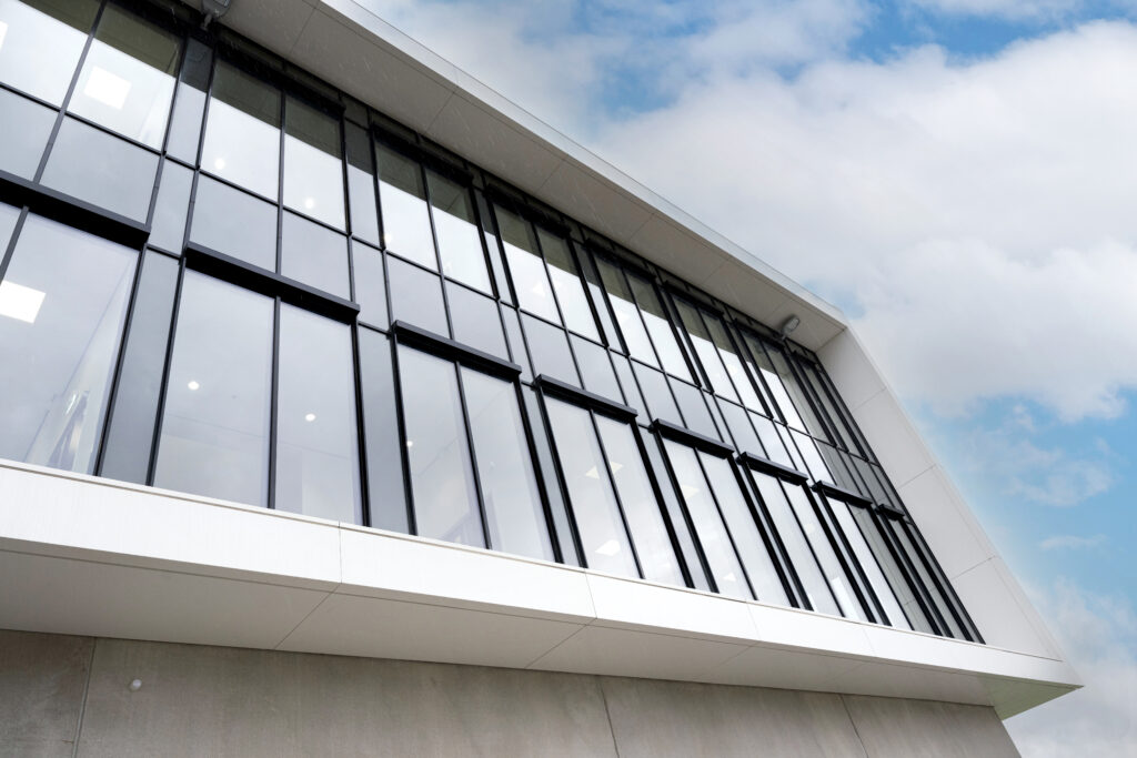 Le centre de distribution du futur : durable, expressif et baigné de lumière naturelle 1