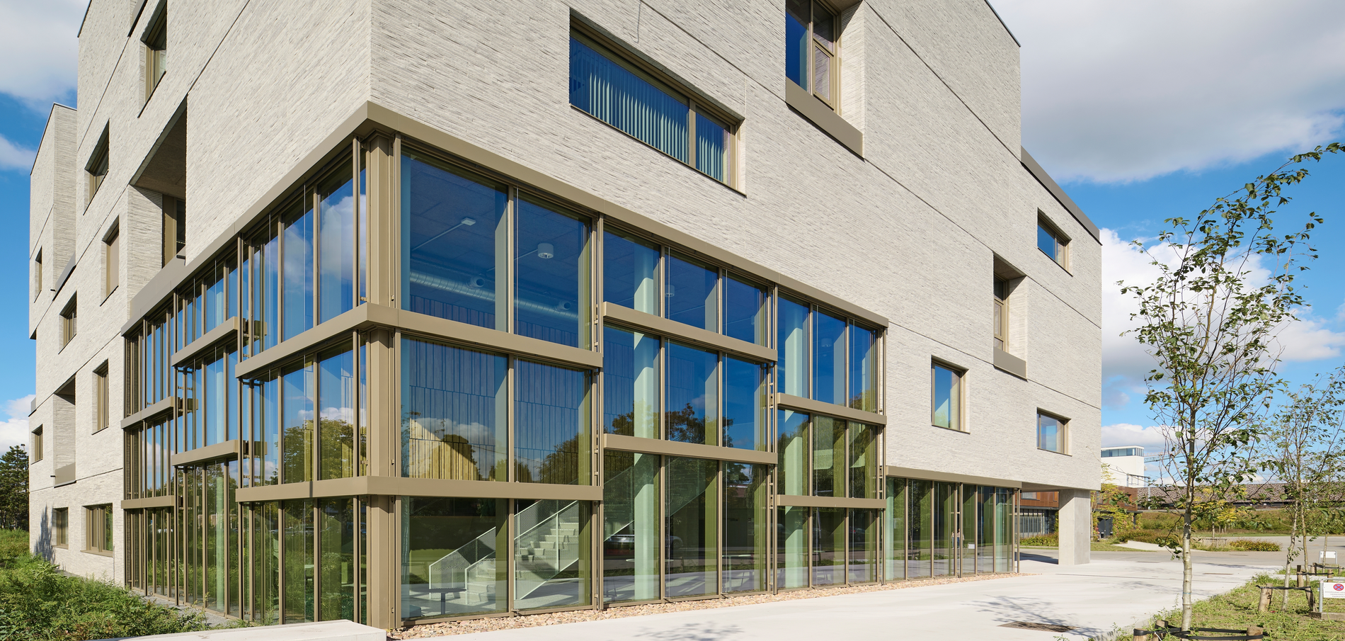 KUBES : une architecture convaincante avec des menuiseries en aluminium abouties sur le plan esthétique et technique 2