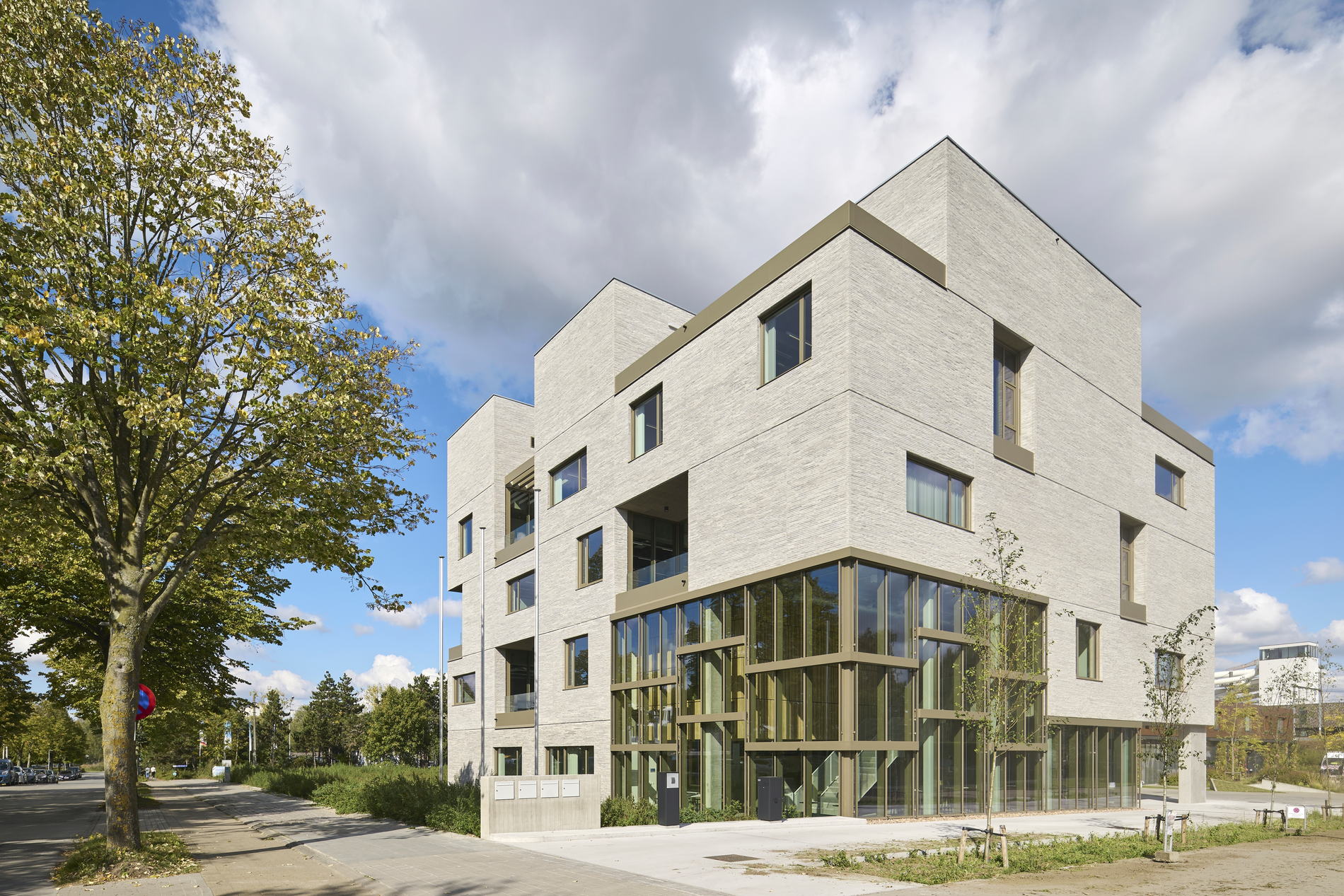 KUBES : une architecture convaincante avec des menuiseries en aluminium abouties sur le plan esthétique et technique 6