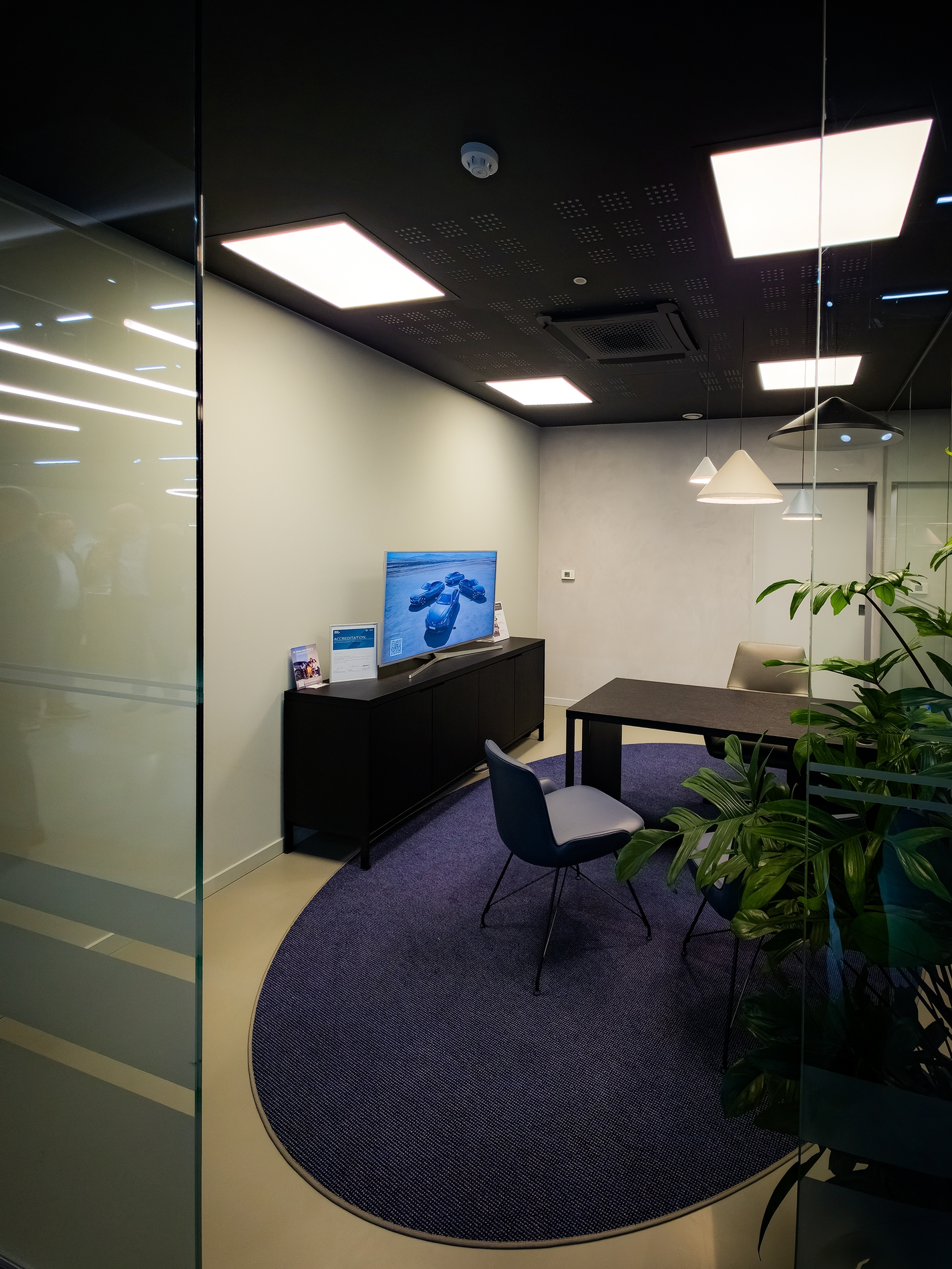 RZB LIGHTING : « la lumière comme fil conducteur d’une nouvelle expérience dans le showroom » 1