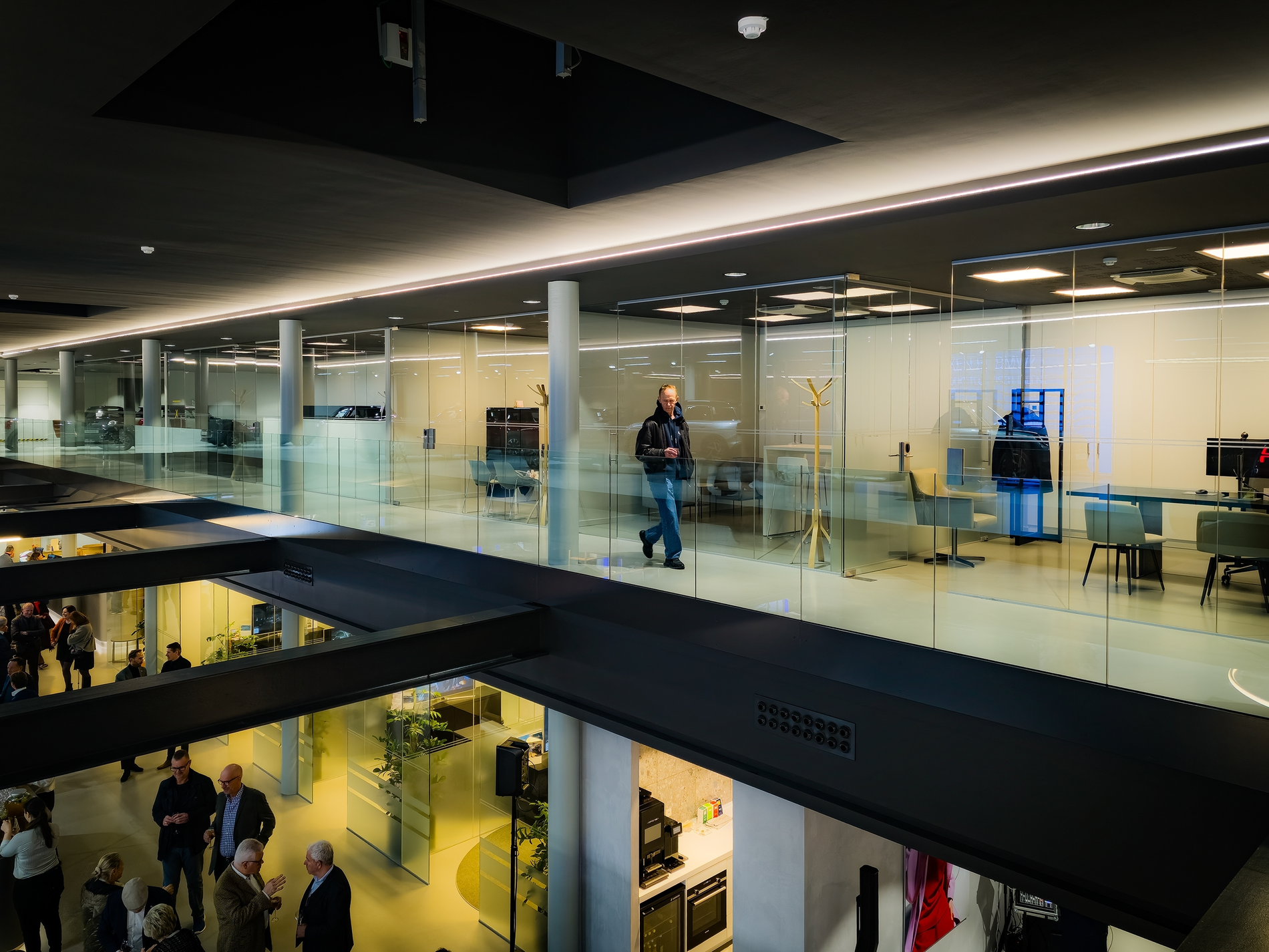 RZB LIGHTING : « la lumière comme fil conducteur d’une nouvelle expérience dans le showroom » 5