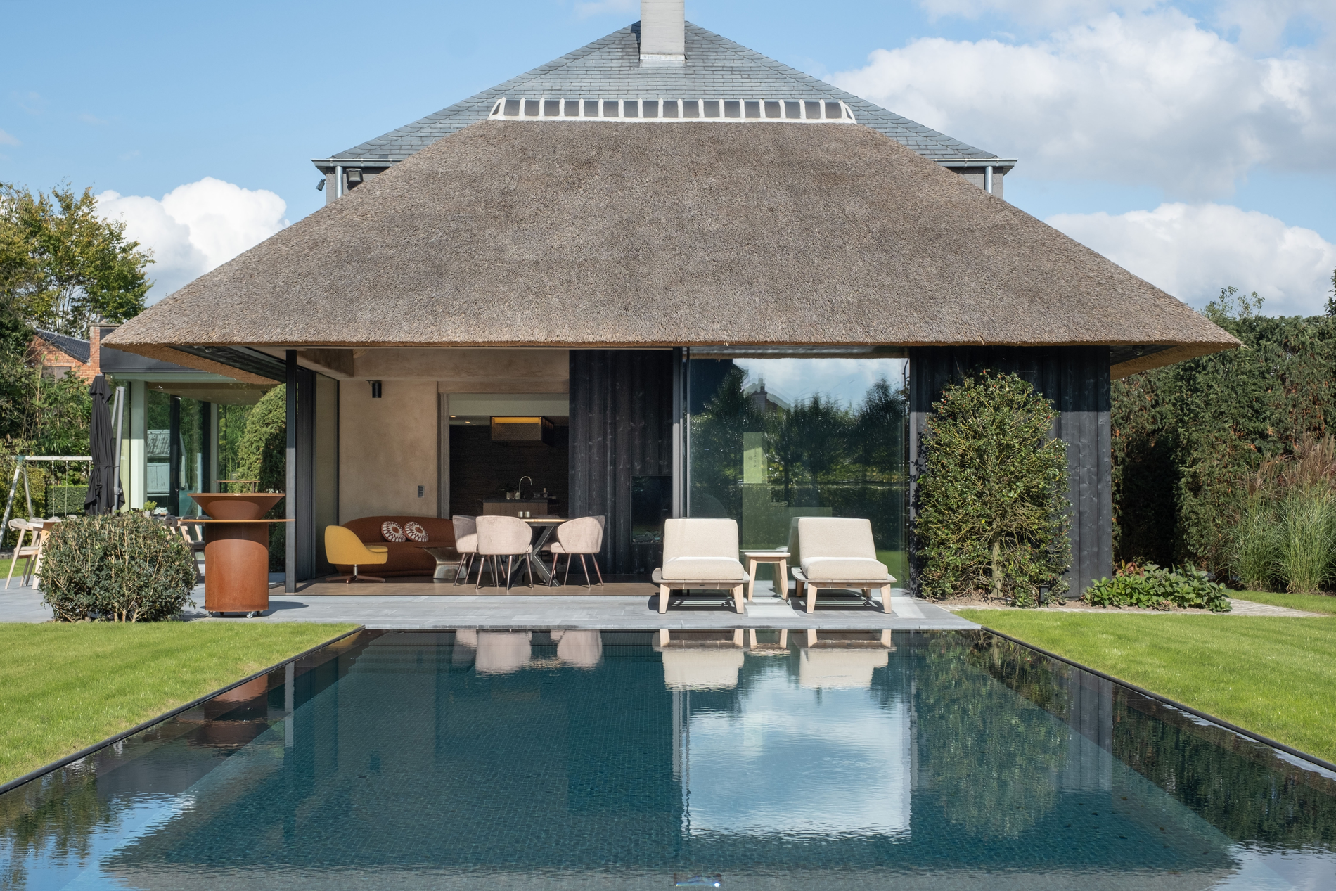 L’architecte Anja Vissers et le concepteur de jardins Ludo Dierckx parviennent à réconcilier parfaitement maison et jardin 2