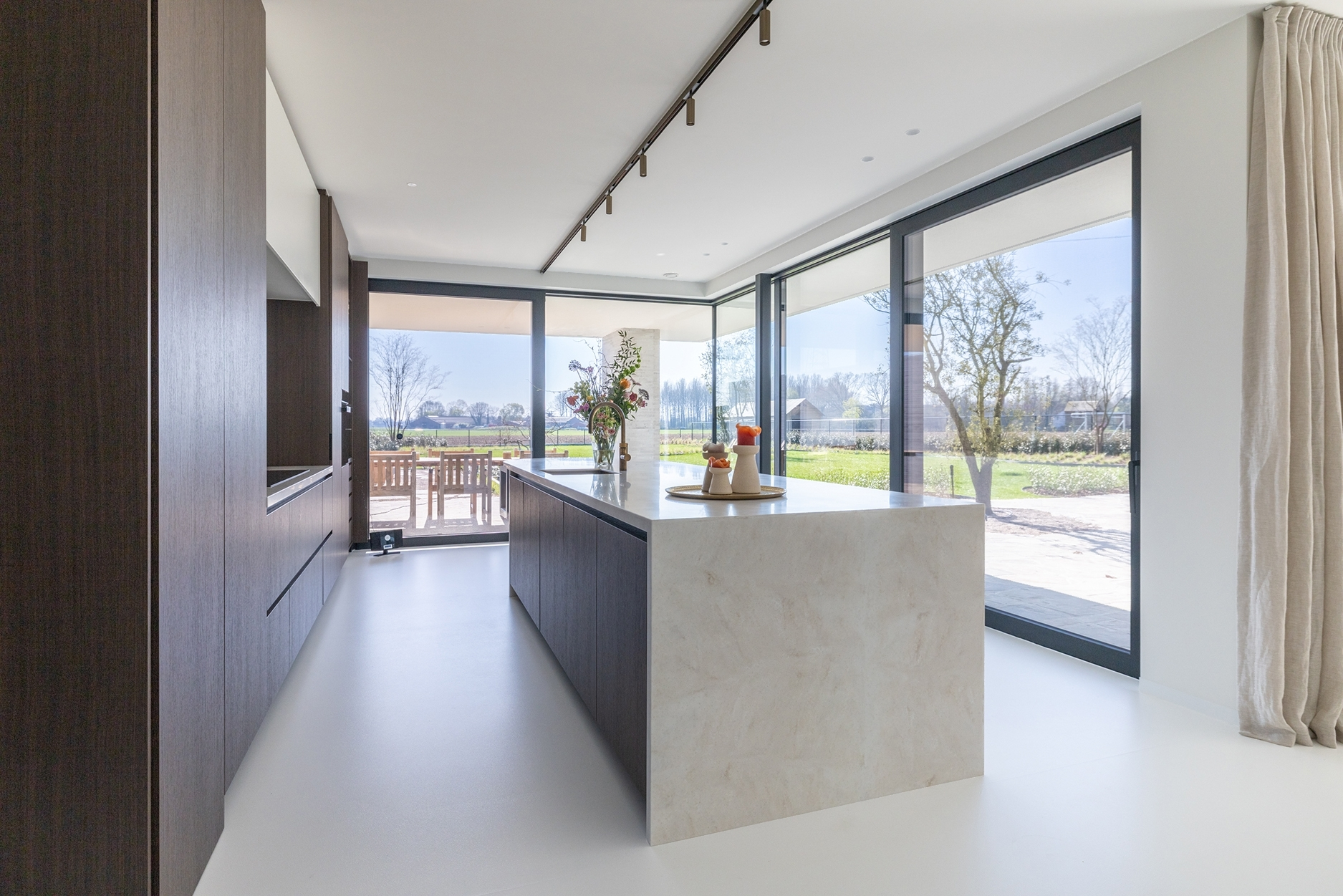 Technique et expérience réunies dans une habitation contemporaine 1
