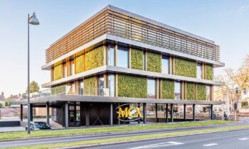 MCX heeft een nieuw kantoorgebouw met aluminium profielen als duurzame oplossing 10