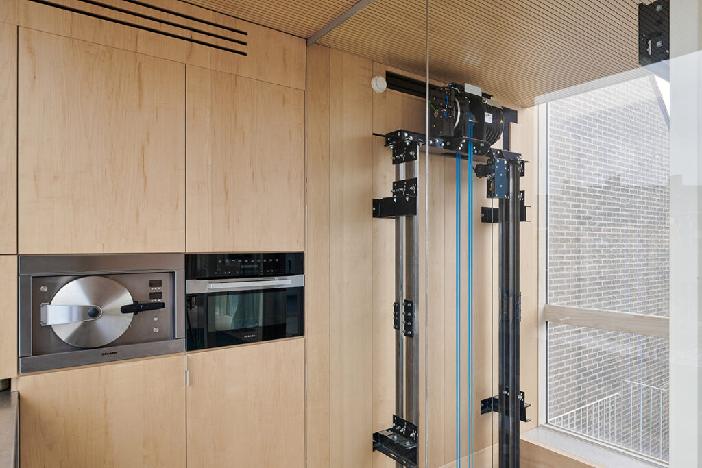 Huislift Premium in een woning met een knipoog naar Vermeer 2