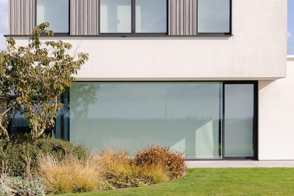 Licht, ruimte en elegantie: ontdek een villa met adembenemende ramen 1