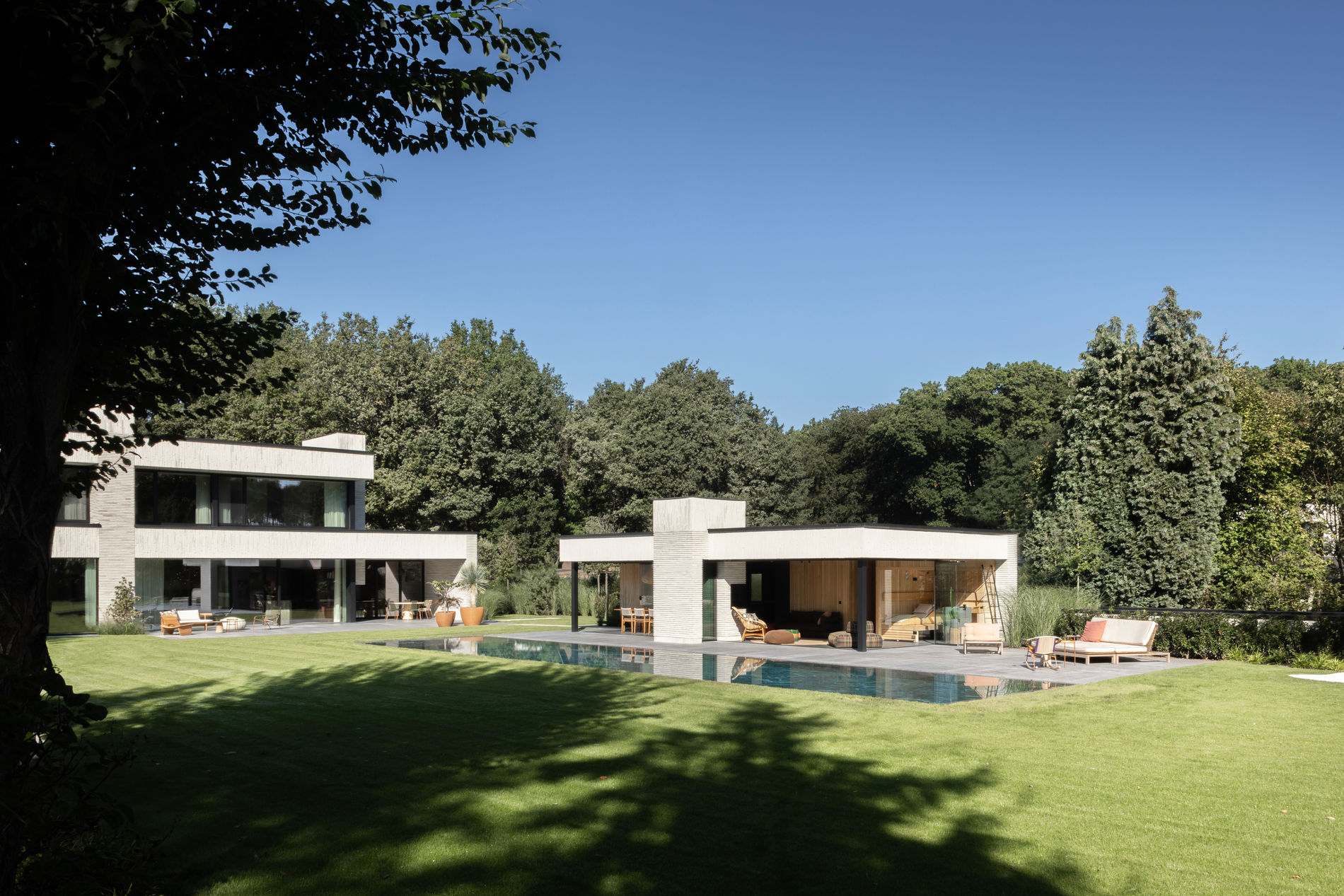 Architecte Anja Vissers en tuindesigner Ludo Dierckx weten huis en tuin perfect te verzoenen 1