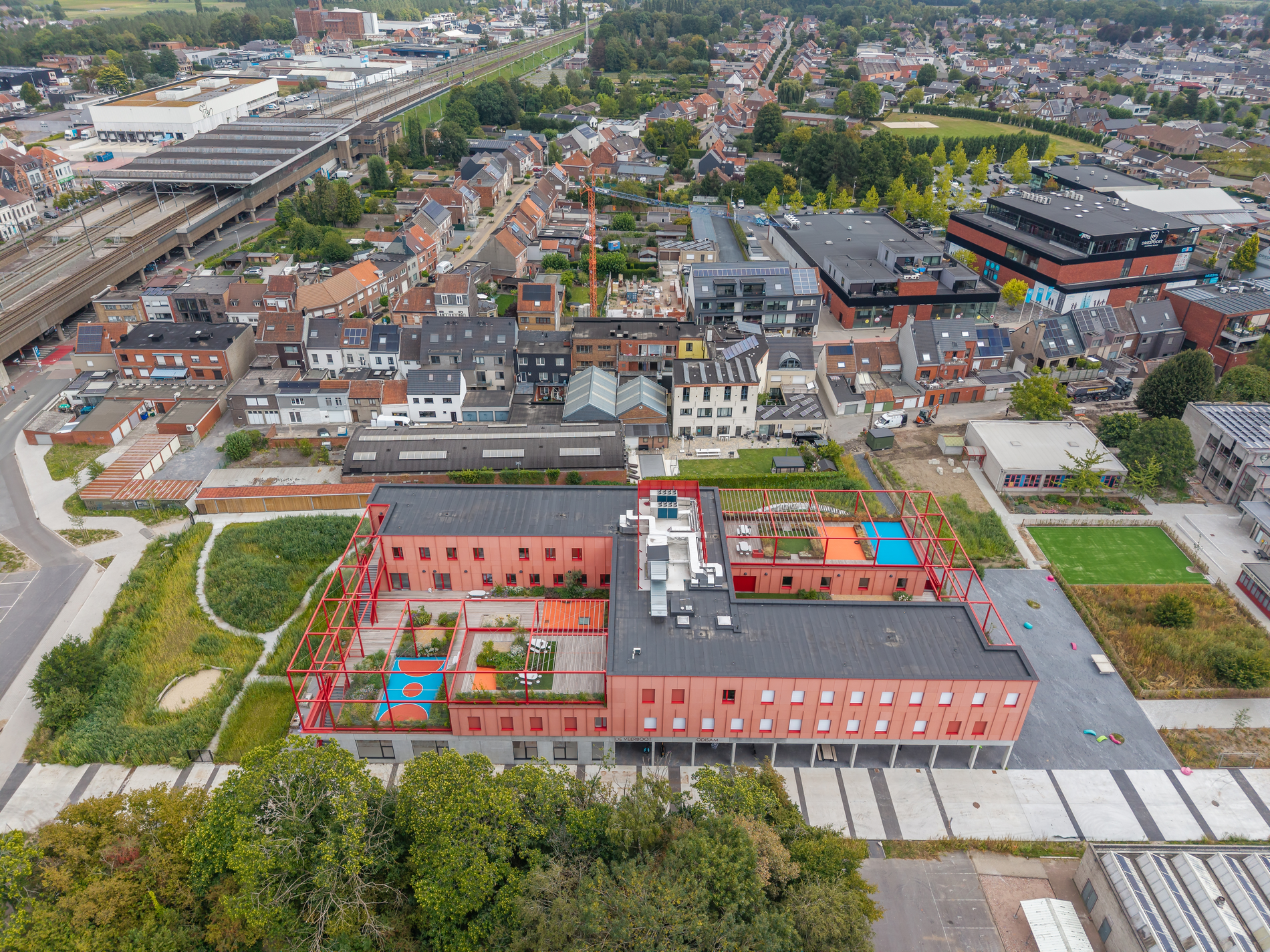 Inbouwscreens en rolluiken in zorgarchitectuur 1