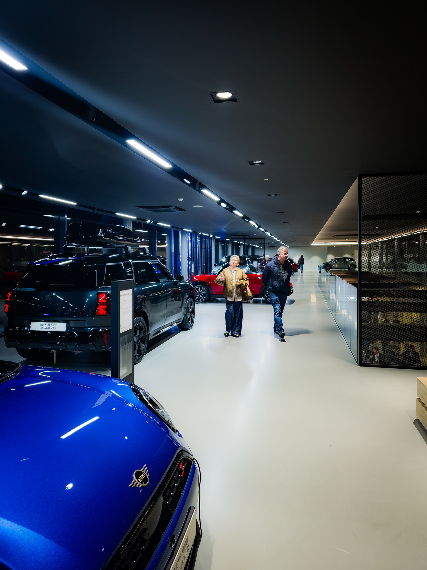 RZB: “Licht als leidraad voor een nieuwe showroombeleving” 4