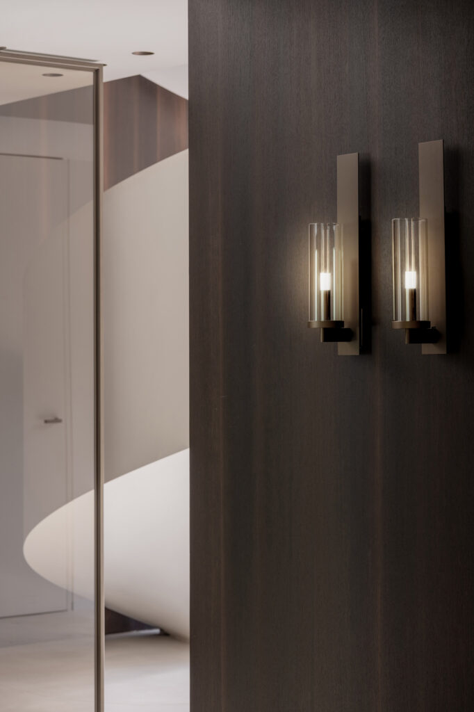 KREON EN DENNIS T’JAMPENS VERTALEN ARCHITECTURALE PRINCIPES NAAR EEN DECORATIEVE WANDLAMP 2