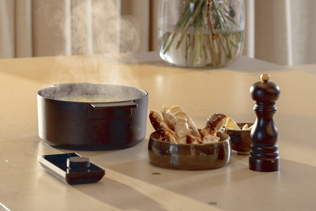 “High-end keukenarchitectuur in perfecte harmonie. Samen richting de ultieme keuken.” 1
