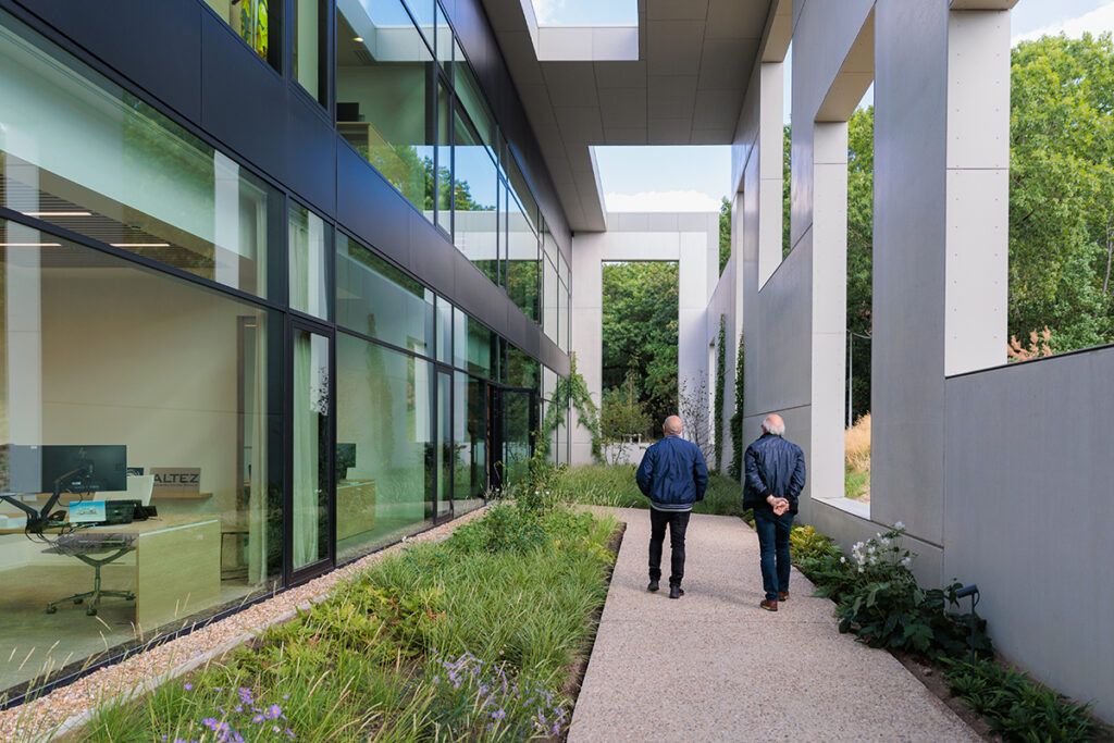 Nieuw kantoor van Altez Construction Group in Oudsbergen officieel geopend 1
